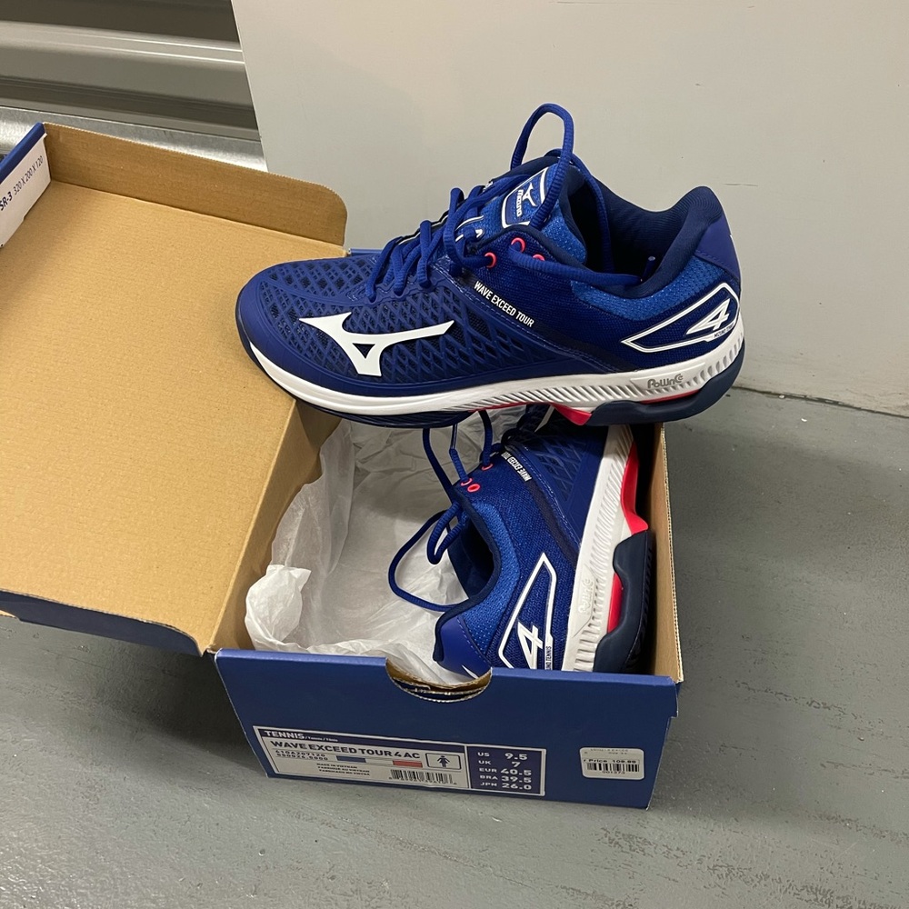 Powne tennis shose size 9.5W 8M blue/white